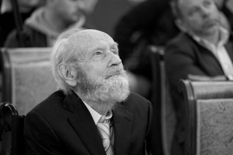 Jan Turnau (1933-2025). Fot. PAP/Tomasz Gzell