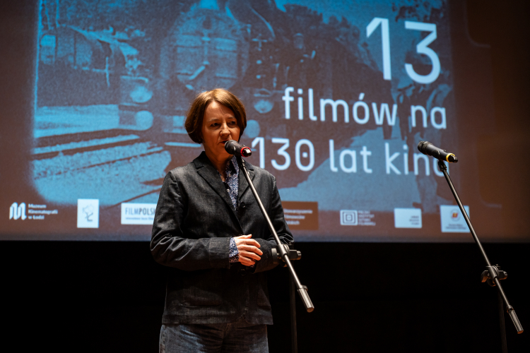 Marzena Bomanowska, dyrektorka Muzeum Kinematografii w Łodzi, podczas ogłaszania wyników badania przeprowadzonego w 130-lecie kina przez Muzeum Kinematografii w Łodzi i Uniwersytet Łódzki. Fot. Muzeum Kinematografii w Łodzi / Mikołaj Zacharow