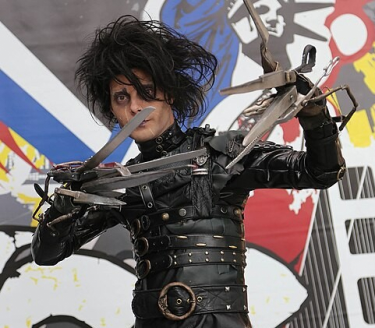 Johnny Depp jako Edward Nożycoręki w filmie Tima Burtona. Fot. domena publiczna