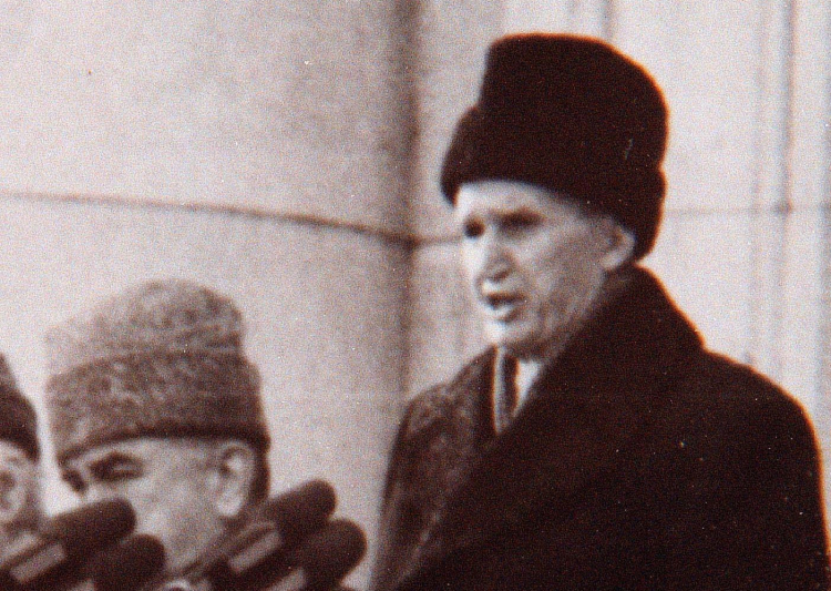 Nicolae Ceausescu podczas swojego ostatniego publicznego wystąpienia w grudniu 1989 r. Fot. PAP/EPA/Emil Houdek