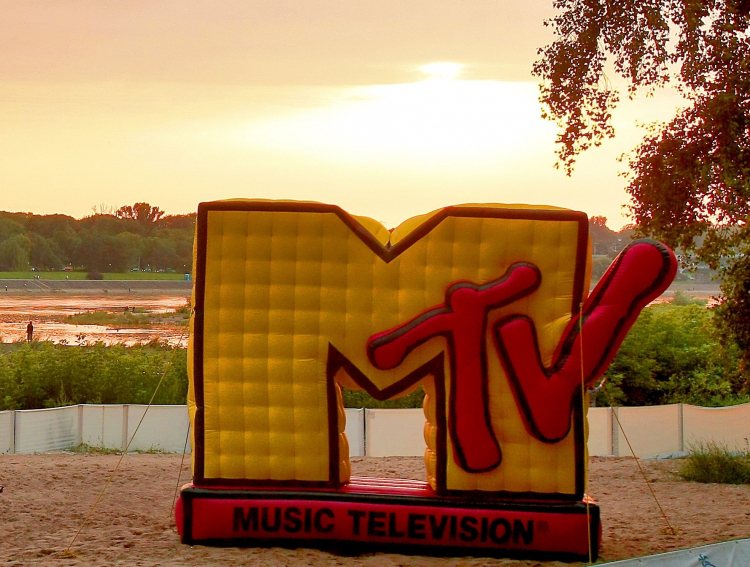 Warszawa 14.07.2011. Impreza urodzinowa stacji muzycznej MTV. Fot. PAP/Stach Leszczyński