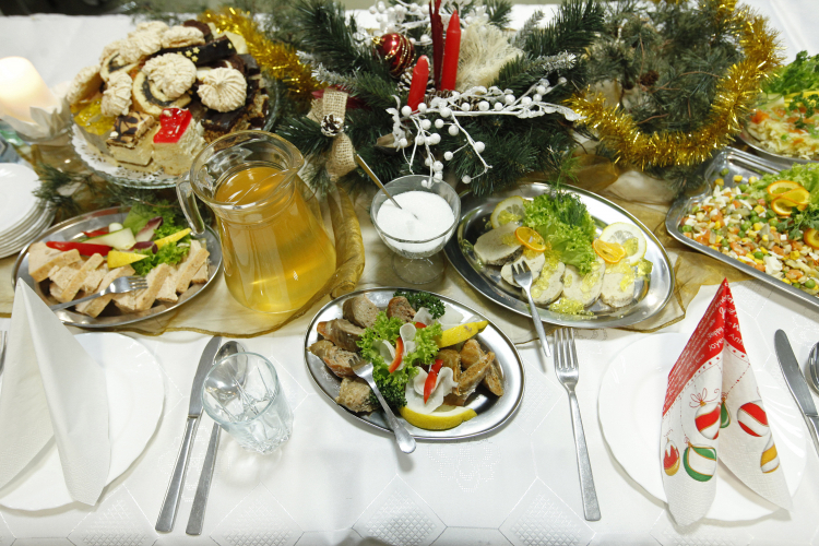 Tradycyjne potrawy wigilijne z Podlasia. Fot. PAP/Artur Reszko