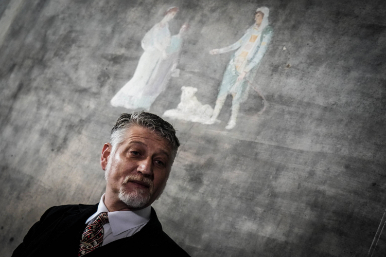 Włoski minister kultury Alessandro Giuli. Fot. EPA/CESARE ABBATE Dostawca: PAP/EPA