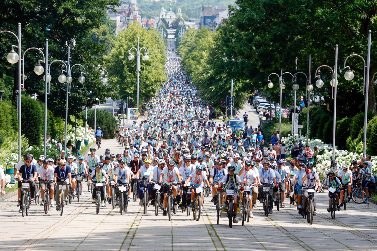 Ponad 1000 uczestników III Rowerowej Pielgrzymki Tarnowskiej wjechało 20 lipca 2025 r. na Jasną Górę. Fot. PAP/Waldemar Deska 