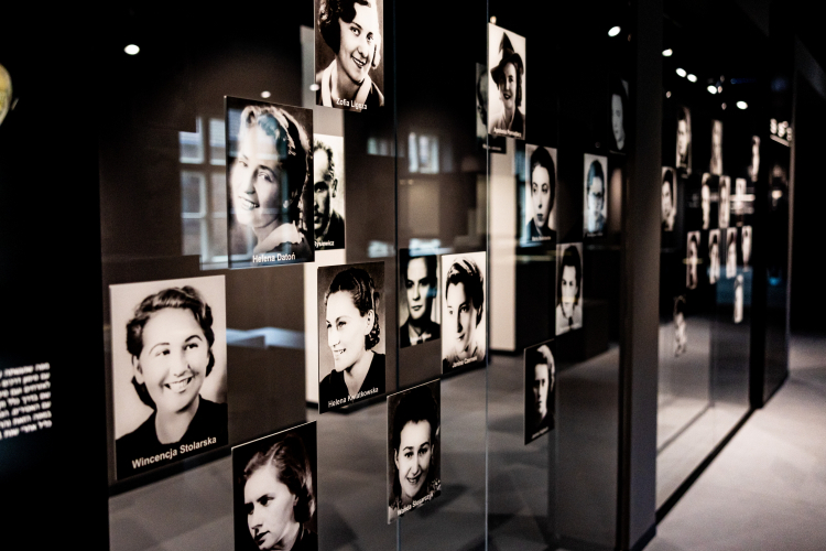 Otwarcie nowej wystawy stałej „Polacy w KL Auschwitz. Mieszkańcy ziemi oświęcimskiej w czasie II wojny światowej” na terenie Muzeum Auschwitz w Oświęcimiu. Fot. PAP/Art Service