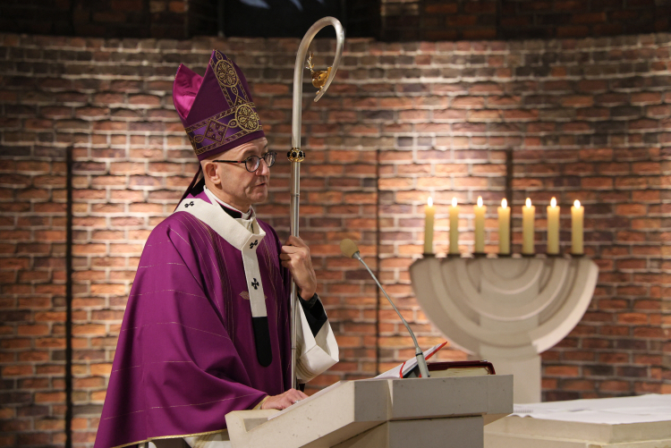 Abp Adrian Galbas. Fot. PAP/Paweł Supernak