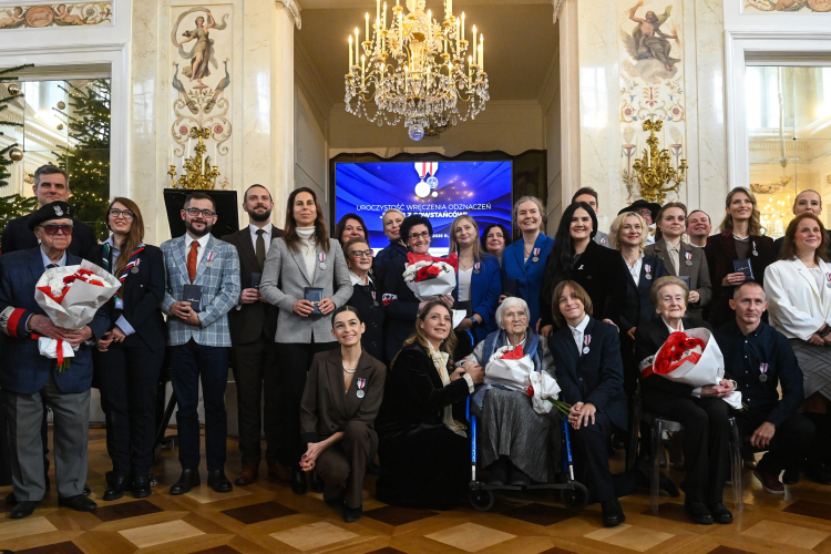 Uczestnicy wręczenia odznaczeń „Dumni z Powstańców” w Pałacu na Wyspie w Muzeum Łazienki Królewskie w Warszawie. Fot. PAP/Piotr Nowak 