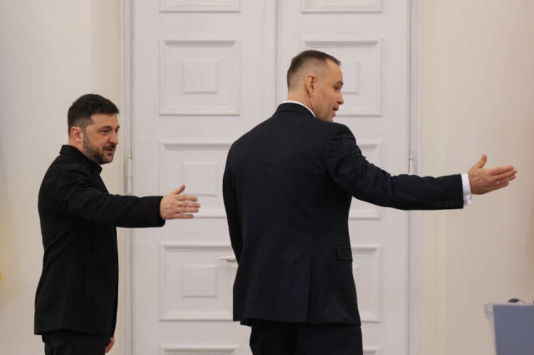 Prezydent RP Karol Nawrocki i prezydent Ukrainy Wołodymyr Zełenski w Pałacu Prezydenckim w Warszawie. Fot. PAP/Paweł Supernak