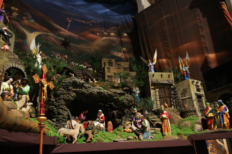 Szopka w bazylice franciszkanów w Katowicach-Panewnikach. Fot. PAP/Jarek Praszkiewicz