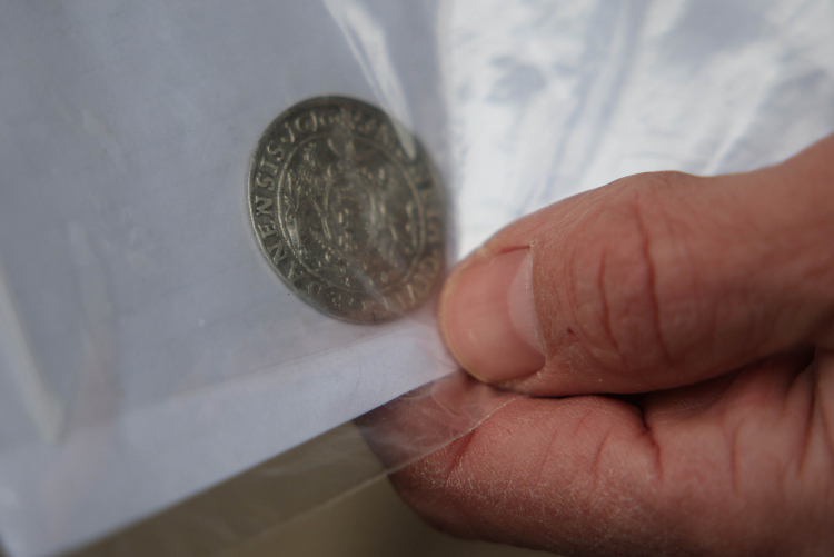 Konferencja prasowa na Wawelu w Krakowie, o archeologicznych odkryciach w związku z zakończoną częścią: „Remontu konserwatorskiego Bastionu Władysława IV z pomnikiem konnym Tadeusza Kościuszki”, 29 grudnia 2025 r. Fot. PAP/Łukasz Gągulski