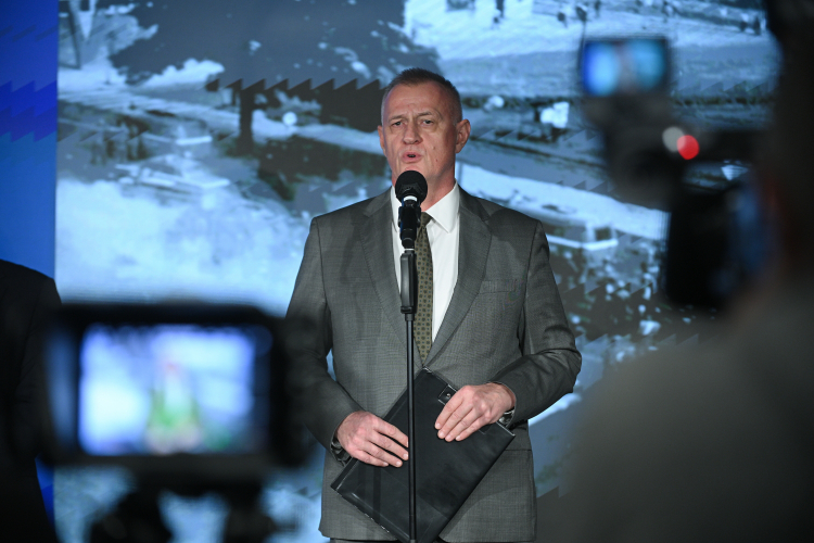 Dyrektor Głównej Komisji Ścigania Zbrodni przeciwko Narodowi Polskiemu Andrzej Pozorski podczas konferencji prasowej w Warszawie na temat śledztwa w sprawie zbrodni lubińskiej. Fot PAP/Marcin Obara