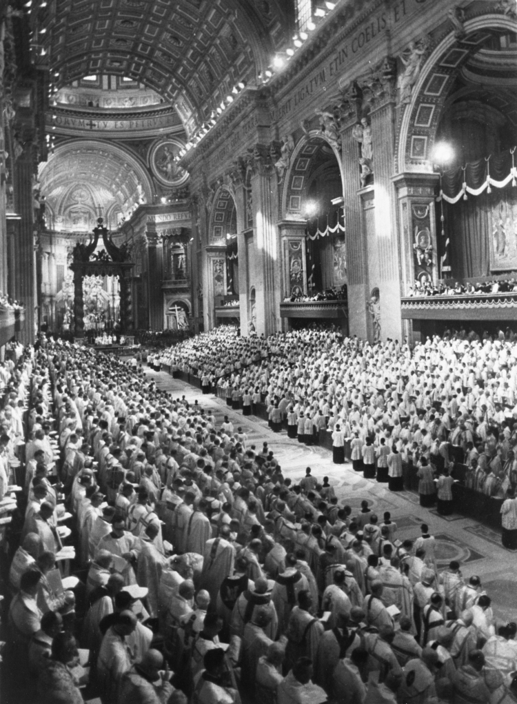 Watykan, 1962-10-11. Uroczysta inauguracja Soboru Watykańskiego II, zwołanego przez papieża Jana XXIII. Fot. PAP