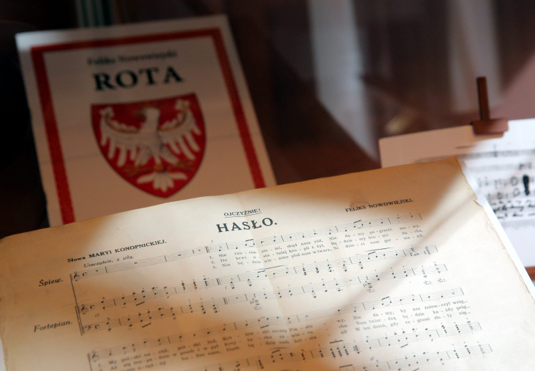 Partytura Roty w Muzeum Feliksa Nowowiejskiego w Barczewie. Fot. PAP/Tomasz Waszczuk