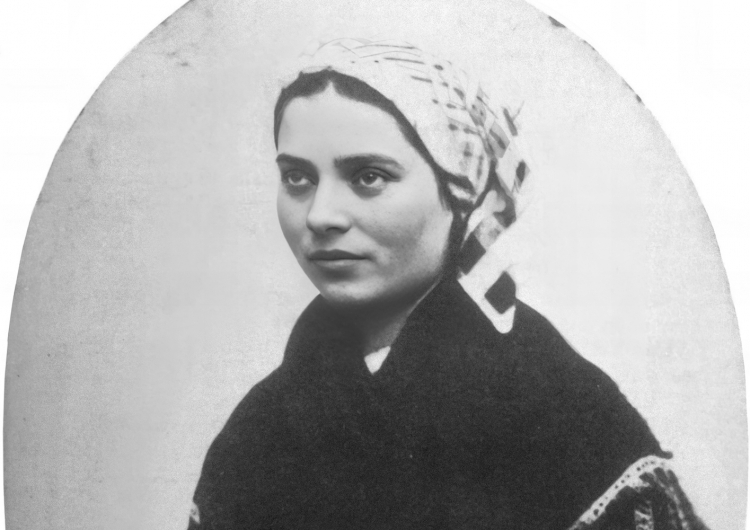 Bernadette Soubirous, fotografia z 1863 r. Fot. Billard-Perrin, Public domain, via Wikimedia Commons