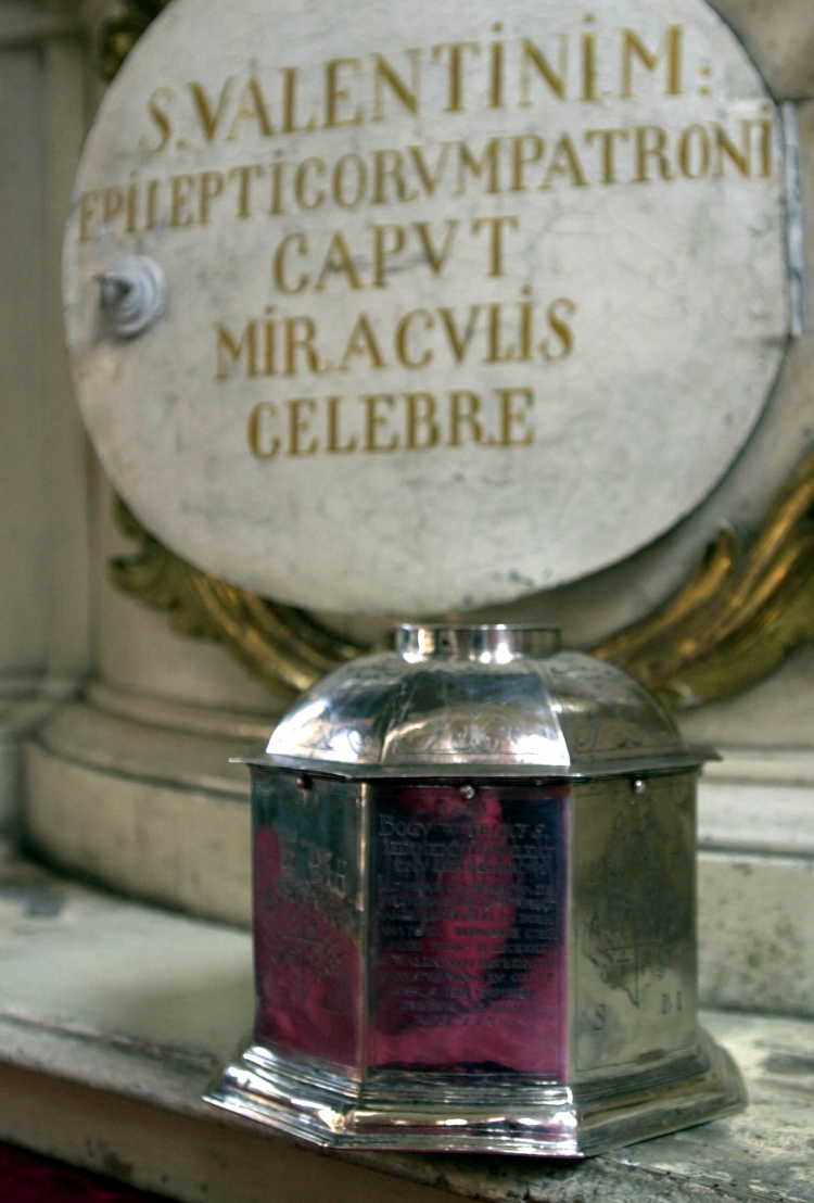 Relikwie Św. Walentego w Chełmnie. Fot. PAP/Wojtek Szabelski