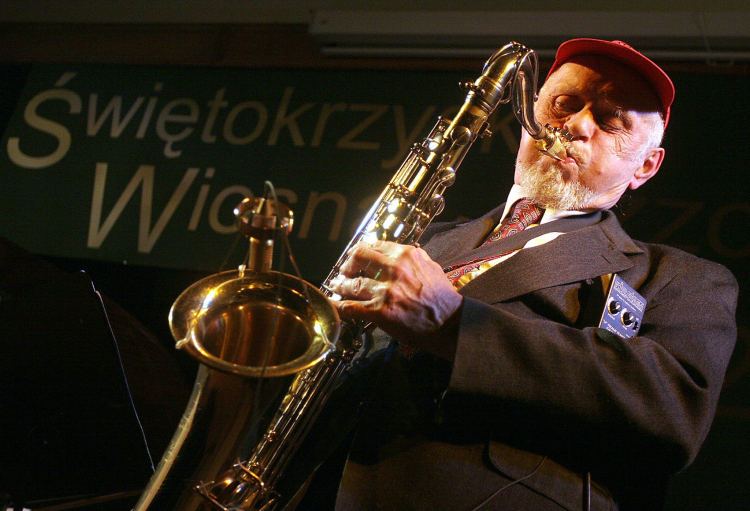 Saksofonista i kompozytor Jan Ptaszyn Wróblewski, 2006 r. Fot. PAP/Piotr Polak