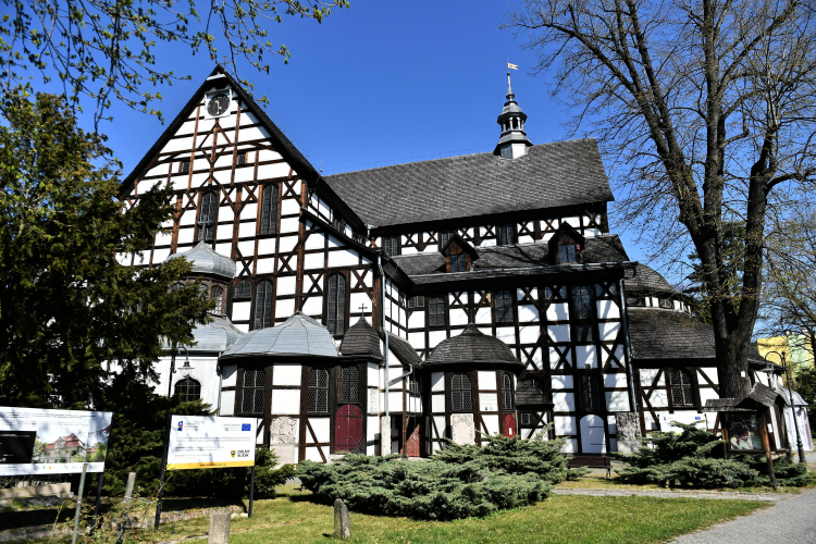 Kościół Pokoju w Świdnicy - jeden z zabytków, których renowacja została dofinansowana. Fot. PAP/Maciej Kulczyński