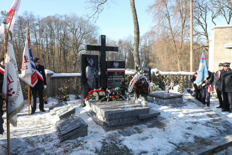 Uroczystości z okazji 37. rocznicy śmierci księdza Stanisława Suchowolca. Fot. PAP/Artur Reszko