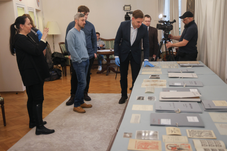 Pokaz archiwaliów Armii Krajowej w siedzibie Archiwum Akt Nowych w Warszawie. Fot. PAP/Rafał Guz 