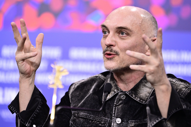 Reżyser Markus Schleinzer przemawia podczas konferencji prasowej promującej film „Rose” na 76. Międzynarodowym Festiwalu Filmowym w Berlinie, Berlin, Niemcy, 15 lutego 2026 r. Fot. PAP/EPA