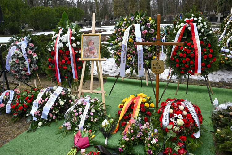 Uroczystości pogrzebowe Bożeny Dykiel na Powązkach Wojskowych w Warszawie. Fot. PAP/Radek Pietruszka
