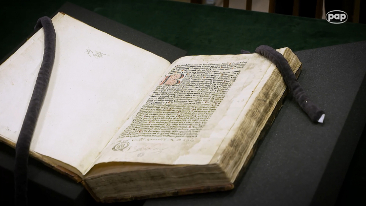 Jeden z egzemplarzy „Wykładu psałterza”. Fot. PAP Media/screen
