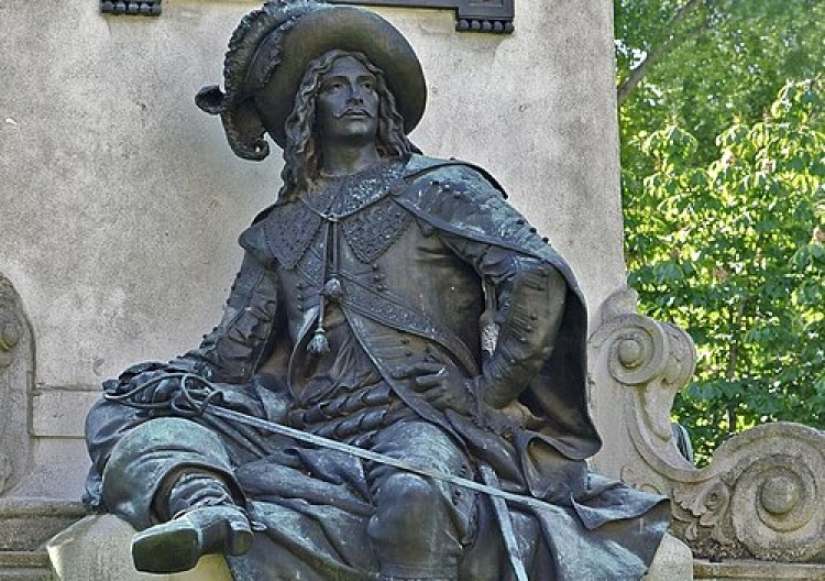 Pomnik powieściowego muszkietera d’Artagnana. Fot. domena publiczna