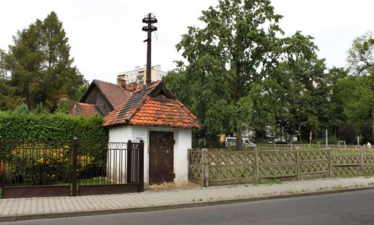 Zabytkowa stacja transformatorowa w katowickiej dzielnicy Giszowiec. Fot. domena publiczna