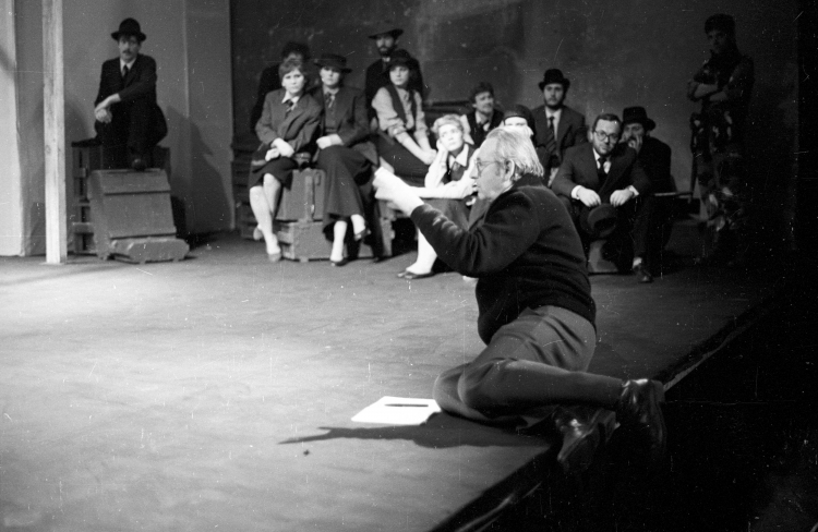 Antygona w reżyserii Andrzeja Wajdy w Starym Teatrze w Krakowie. Fot. PAP/Jerzy Ochoński