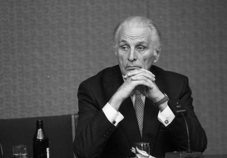 Tadeusz Nowakowski - prozaik, reportażysta, publicysta emigracyjny, wieloletni dziennikarz Rozgłośni Polskiej RWE , " reporter papieski ".  Fot. PAP/Adam Urbanek