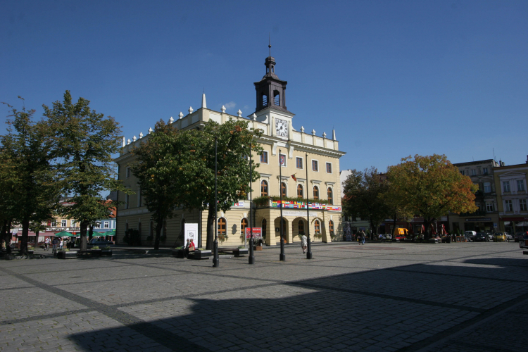 Ratusz w Ostrowie Wielkopolskim. Fot. PAP/Tomasz Wojtasik 