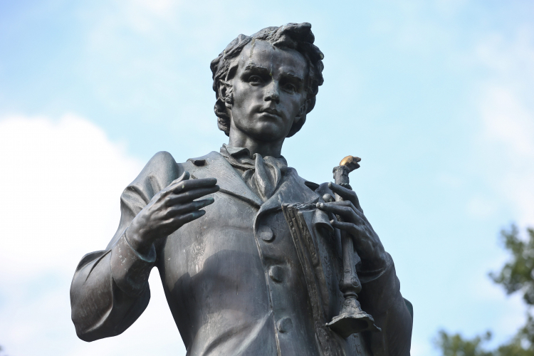 Pomnik Tarasa Hryhorowycza Szewczenki w Warszawie. Fot. PAP/Rafał Guz