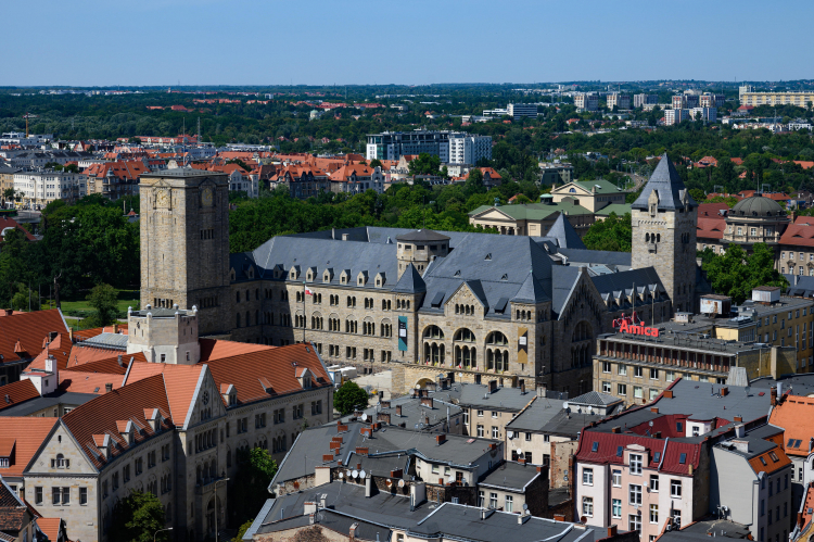Widok na Zamek Cesarski z wieżowca Collegium Altum Uniwersytetu Ekonomicznego w Poznaniu. Fot. PAP/Jakub Kaczmarczyk