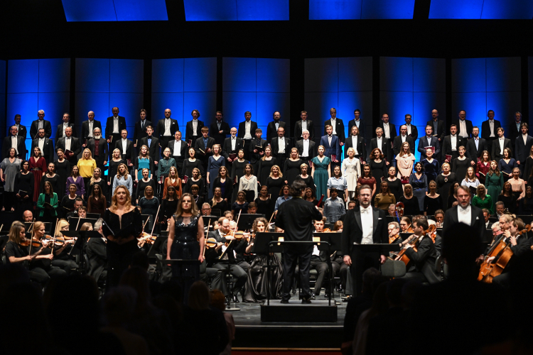Sinfonia Varsovia w Teatrze Wielkim - Operze Narodowej w Warszawie. Fot. PAP/Radek Pietruszka