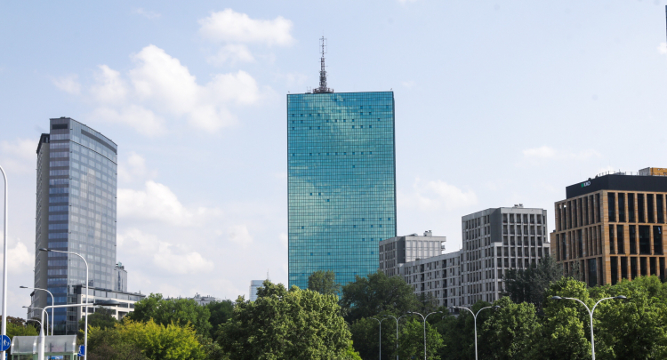 Wieżowiec Intraco w Warszawie. Fot. PAP/Tomasz Gzell