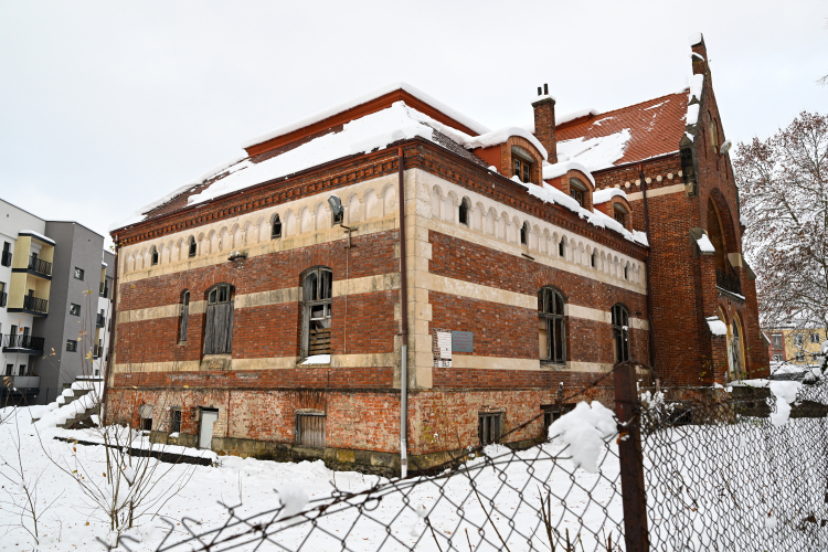 Pałac Kaczkowskich w zimowej szacie. Fot. PAP/Darek Delmanowicz 