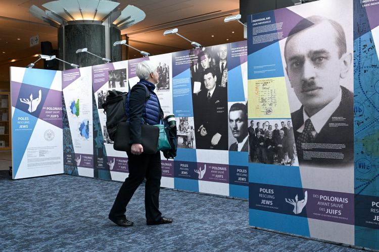 Otwarcie wystawy „Polacy ratujący Żydów podczas II wojny światowej” w siedzibie Parlamentu Europejskiego w Brukseli. Fot. PAP/Wiktor Dąbkowski