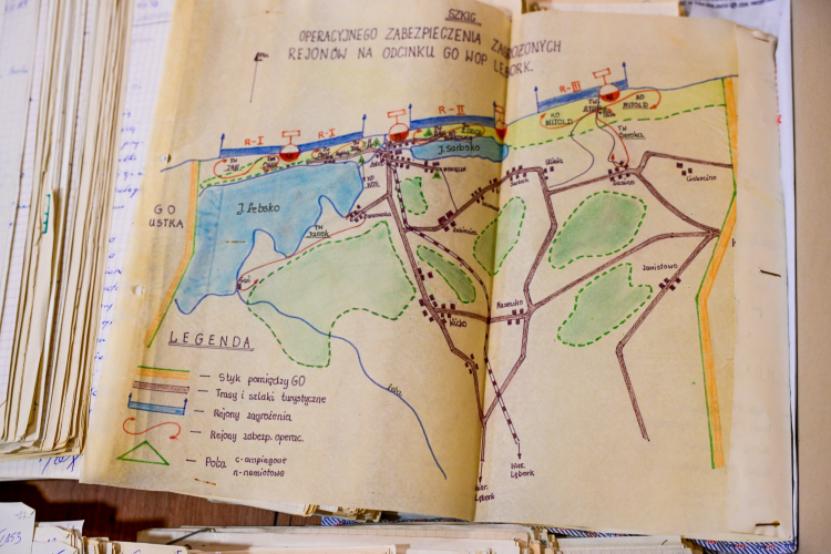 Dokumenty po byłych organach bezpieczeństwa zaprezentowane w Szczecinie. Jest to największy ilościowo odzyskany zbiór dokumentów po byłych organach bezpieczeństwa, jaki do tej pory zabezpieczył Instytut Pamięci Narodowej. Fot. PAP/Marcin Bielecki