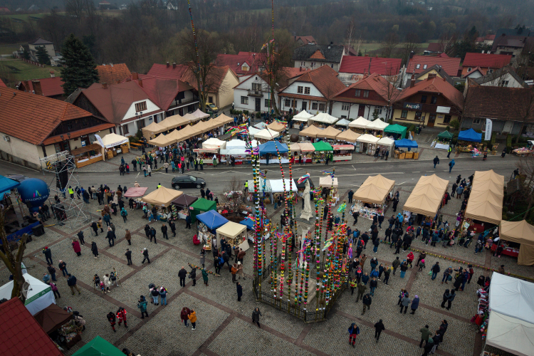 Konkurs na najpiękniejszą palmę wielkanocną w Lipnicy Murowanej. Fot. PAP/Łukasz Gągulski