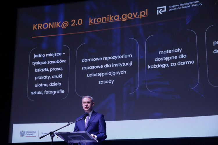 Wicepremier, minister cyfryzacji Krzysztof Gawkowski na konferencji prasowej w siedzibie FN-IA w Warszawie. Fot. PAP/Tomasz Gzell