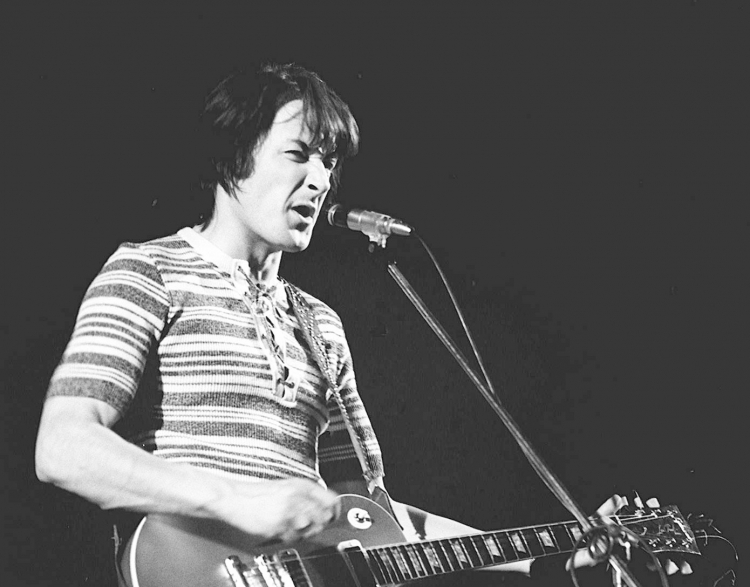 Piosenkarz i kompozytor Krzysztof Klenczon w Sali Kongresowej Pałacu Kultury i Nauki, Warszawa 18.kwietnia 1972 r. Fot. PAP/Ireneusz Radkiewicz