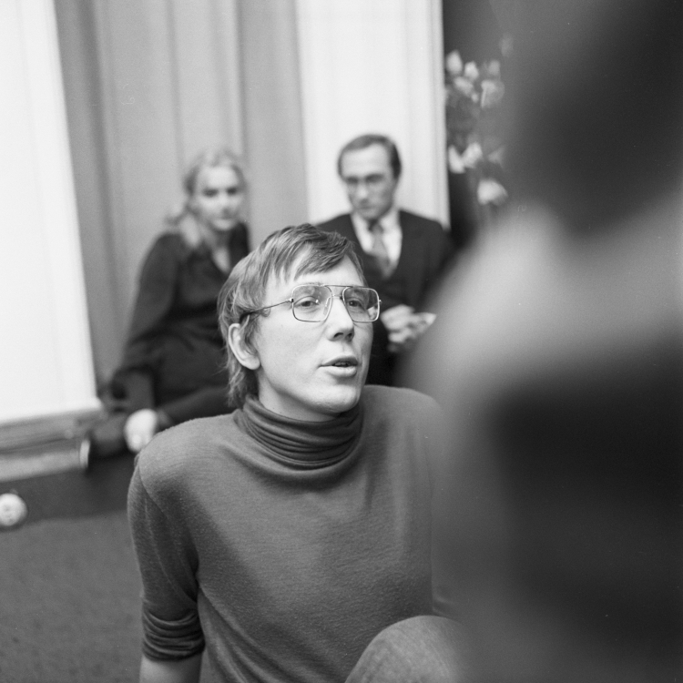 Telewizyjna adaptacja sztuki Eugeniusza Szwarca w reżyserii (na zdjęciu) Macieja Wojtyszki pt. "Smok", 1980 r.