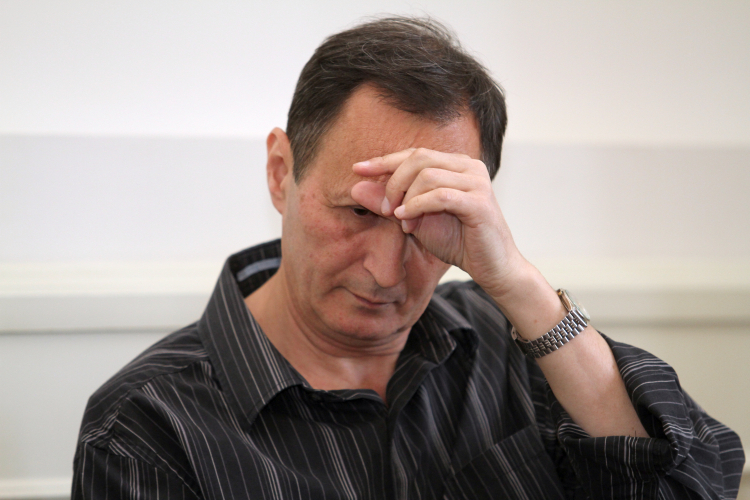 Oleg Zakirow podczas promocji swojej książki "Obcy element", która opisuje dramatyczną walkę oficera KGB o wyjaśnienie zbrodni katyńskiej, 2010 r. PAP/Adam Ciereszko