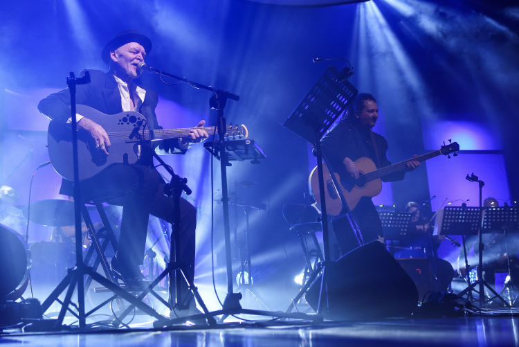 Wojciech Waglewski podczas koncertu w ramach cyklu MTV Unplugged. Fot. PAP/Łukasz Gągulski