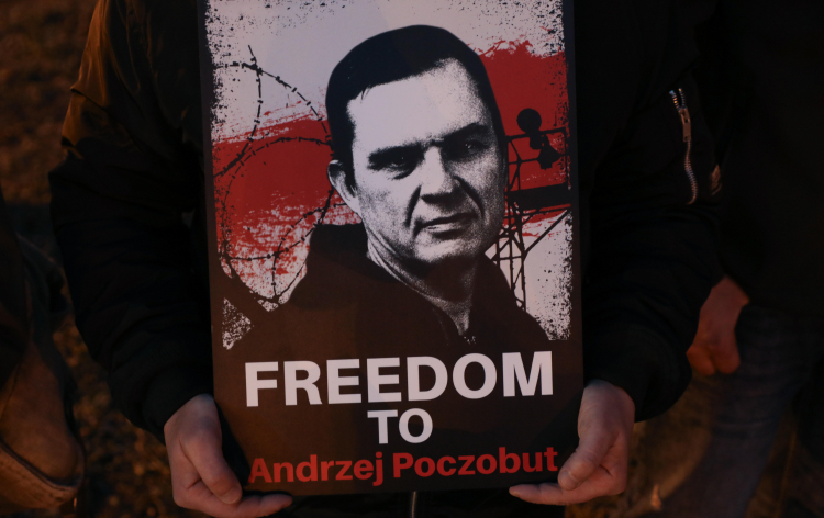 Transparent solidarności z Andrzejem Poczobutem. Fot. PAP/Artur Reszko