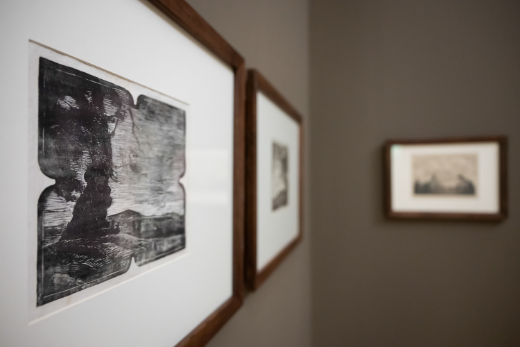 Wystawa „Wojciech Weiss. Nieznane grafiki i rysunki” w Galerii Sztuki Polskiej w Muzeum Narodowym w Poznaniu. Fot. PAP/Jakub Kaczmarczyk