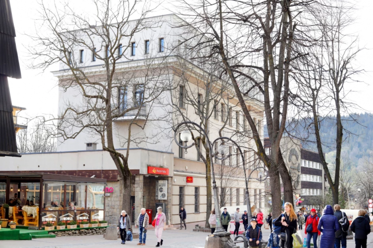 W historycznym budynku Poczty Polskiej przy zakopiańskich Krupówkach może powstać hotel Agnes Kantaruk / Shutterstock