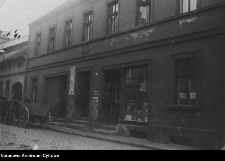 Września, widok zewnętrzny budynku w którym mieści się szkoła znana z prześladowań dzieci polskich przez Prusaków, 1934 r./NAC