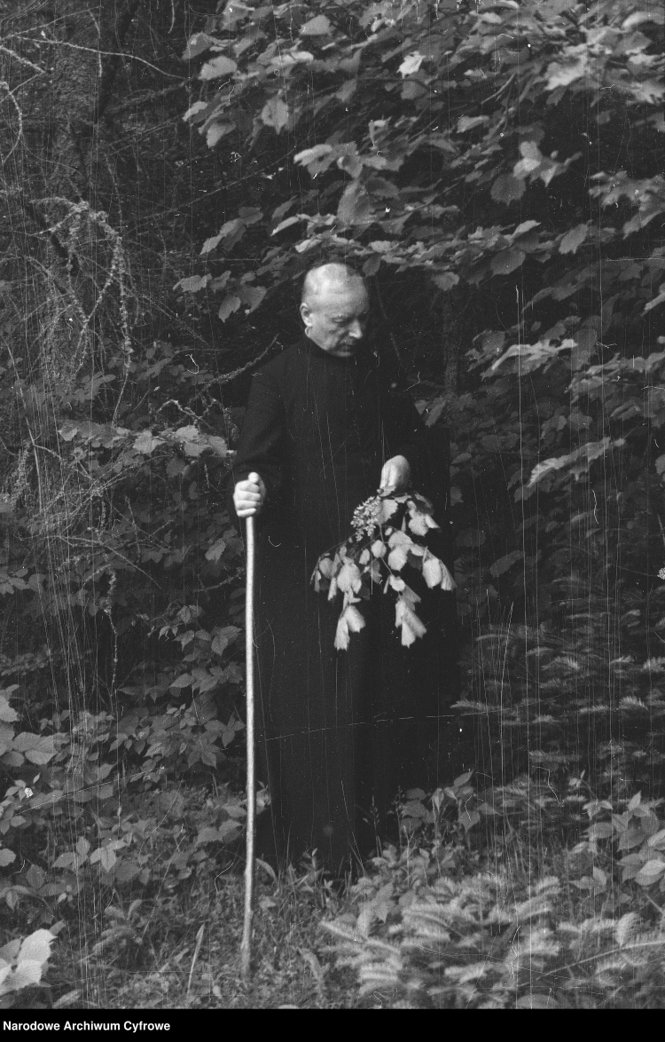 Prymas Polski Stefan Wyszyński podczas internowania w Komańczy, 1956 r./NAC