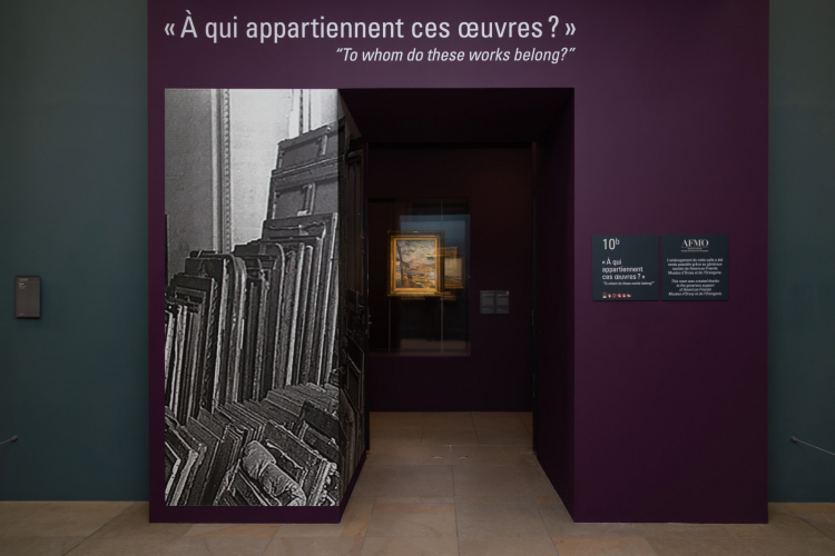 Do stałej kolekcji Musée d'Orsay dodano nową przestrzeń wystawienniczą. Poświęcona prezentacji dzieł MNR (Musées Nationaux Récupération – Odzyskiwanie Muzeów Narodowych) – odkrytych w Niemczech i Austrii po II wojnie światowej i powierzonych opiece muzeów narodowych – sala ta stawia zwiedzającym proste pytanie: „Kto jest właścicielem tych dzieł?”. Fot. Musée d'Orsay